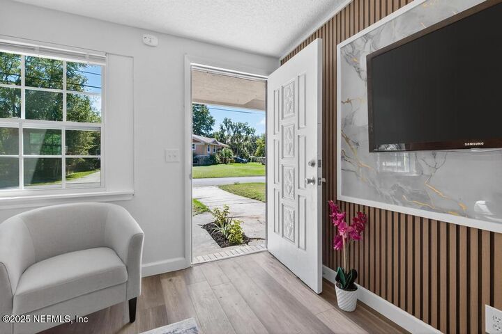 Property Photo: 5115 Chivalry Drive FL 32208