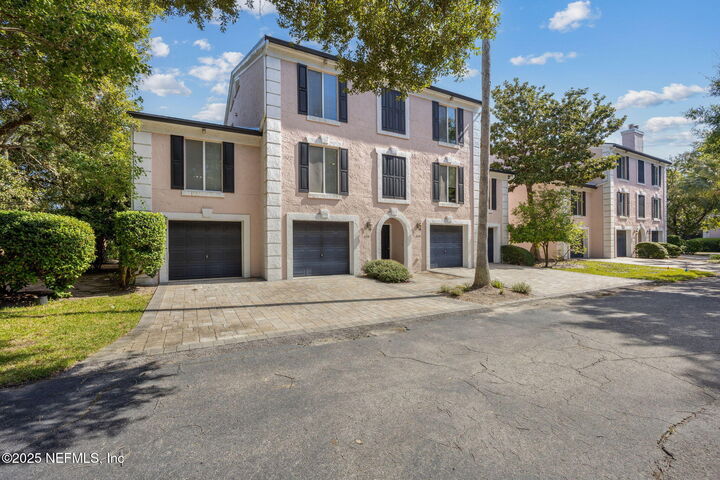 Property Photo: 4734 Gulfstream Court 9 FL 32034