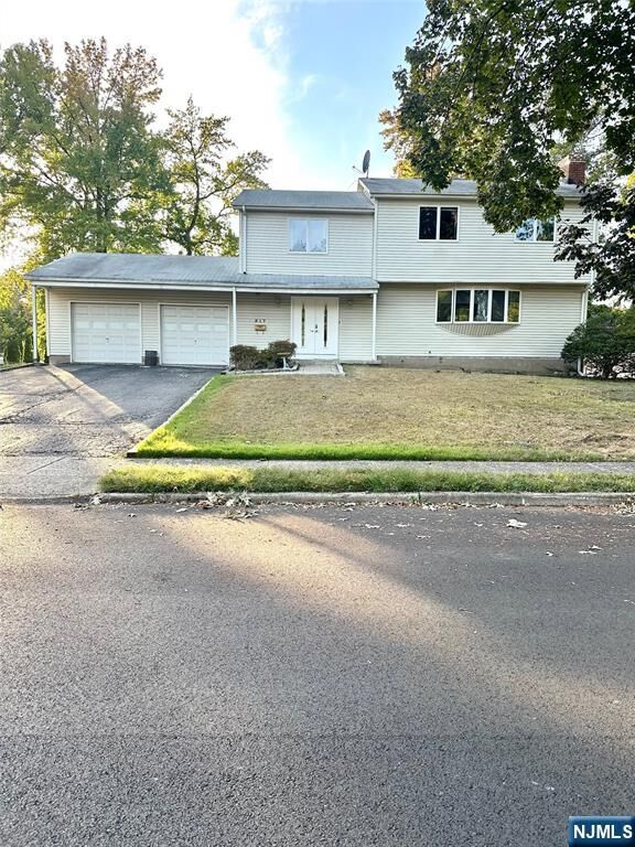 Property Photo:  517 Fordham Place  NJ 07652 