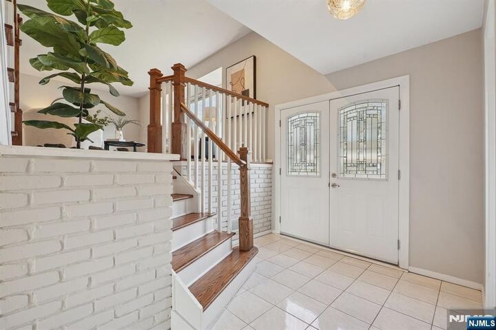 Property Photo:  4 Ellis Road  NJ 07006