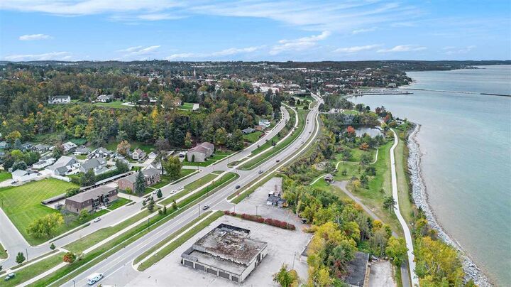 Property Photo:  804 Arlington Ave 6  MI 49770 