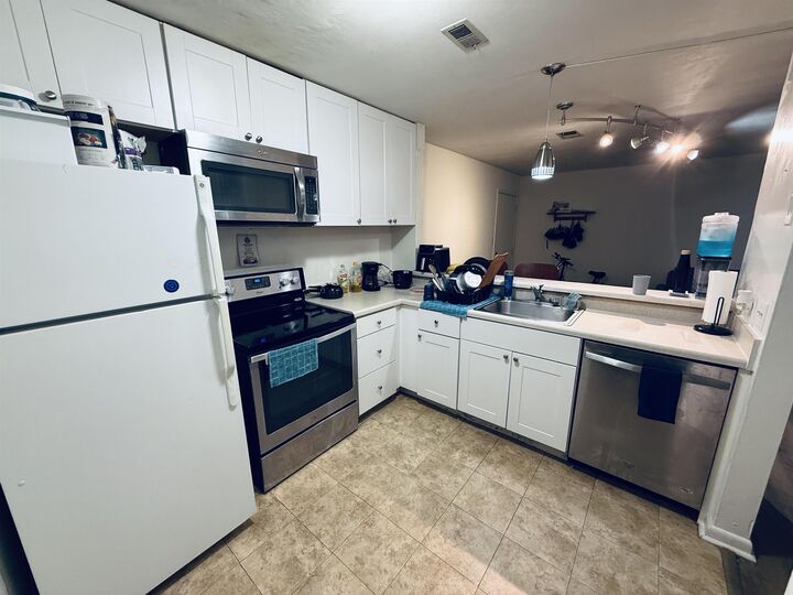 Property Photo: 1213 University Terrace VA 24060