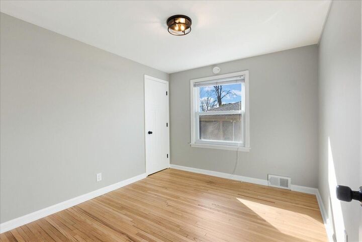 Property Photo: 2910 Vernon Avenue S MN 55416