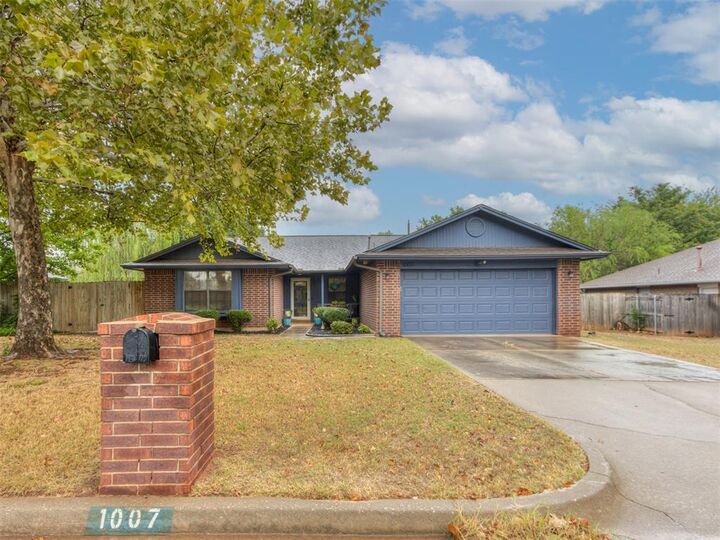 Property Photo: 1007 NW 170th Street OK 73012