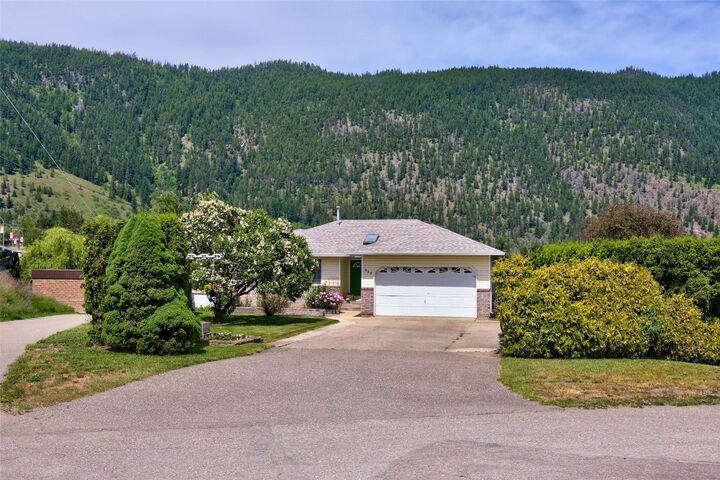 Property Photo: 634 Hysop Place BC V0E 1M0