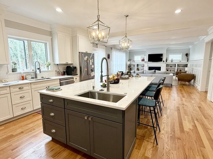 Property Photo: 585 Lowell St 1 MA 02420