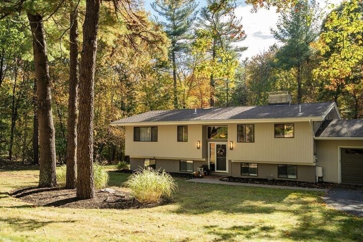 Property Photo:  6 Westward Circle  MA 01864