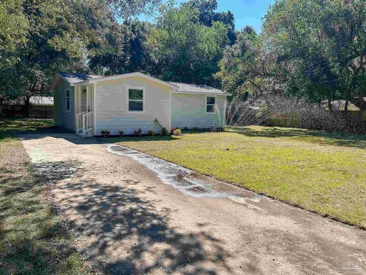 Property Photo: 2857 Helen St FL 32504