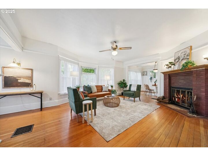 Property Photo: 2944 SE Taylor St OR 97214