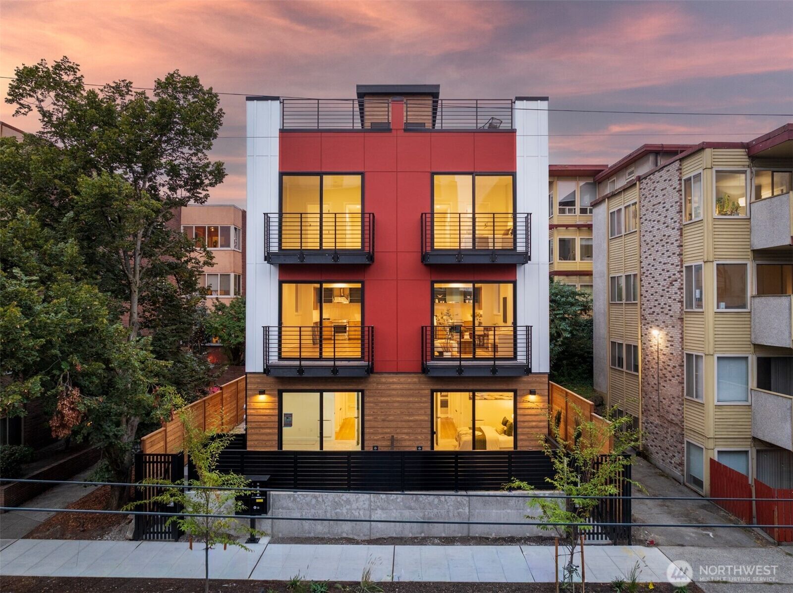 Property Photo: 318 C Bellevue Avenue E WA 98102