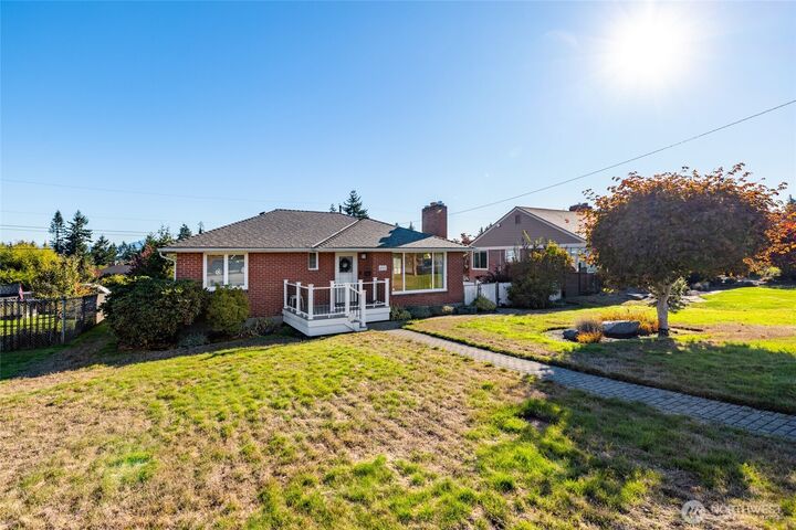 Property Photo: 4911 Delaware Avenue WA 98203