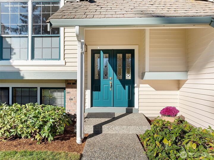 Property Photo:  212 SW 327th Place  WA 98023 