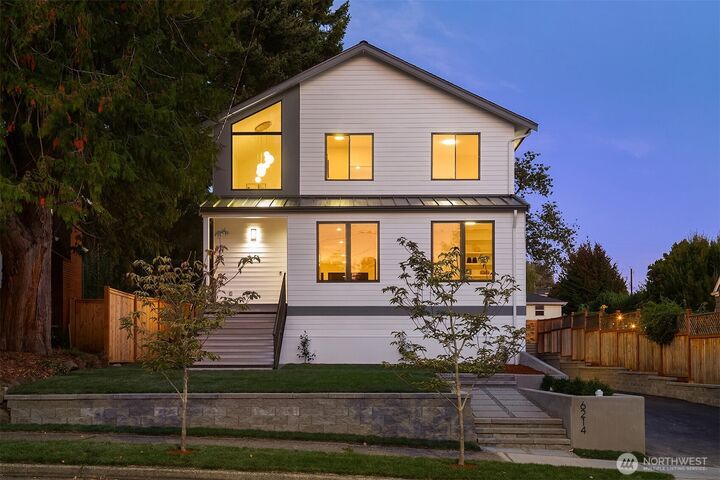 Property Photo:  6214  40th Avenue NE  WA 98115 