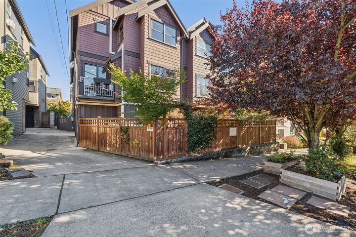 3634  Palatine Avenue N B  Seattle WA 98103 photo