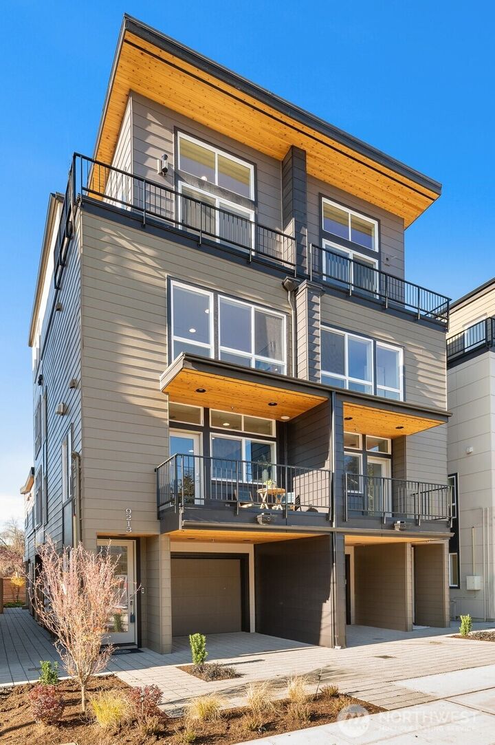 Property Photo: 9211 D Densmore Avenue N WA 98103