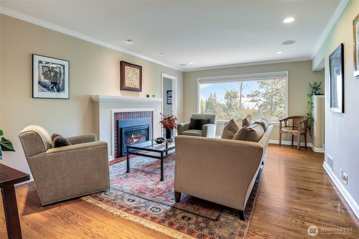 Property Photo: 5021 Pullman Avenue NE WA 98105