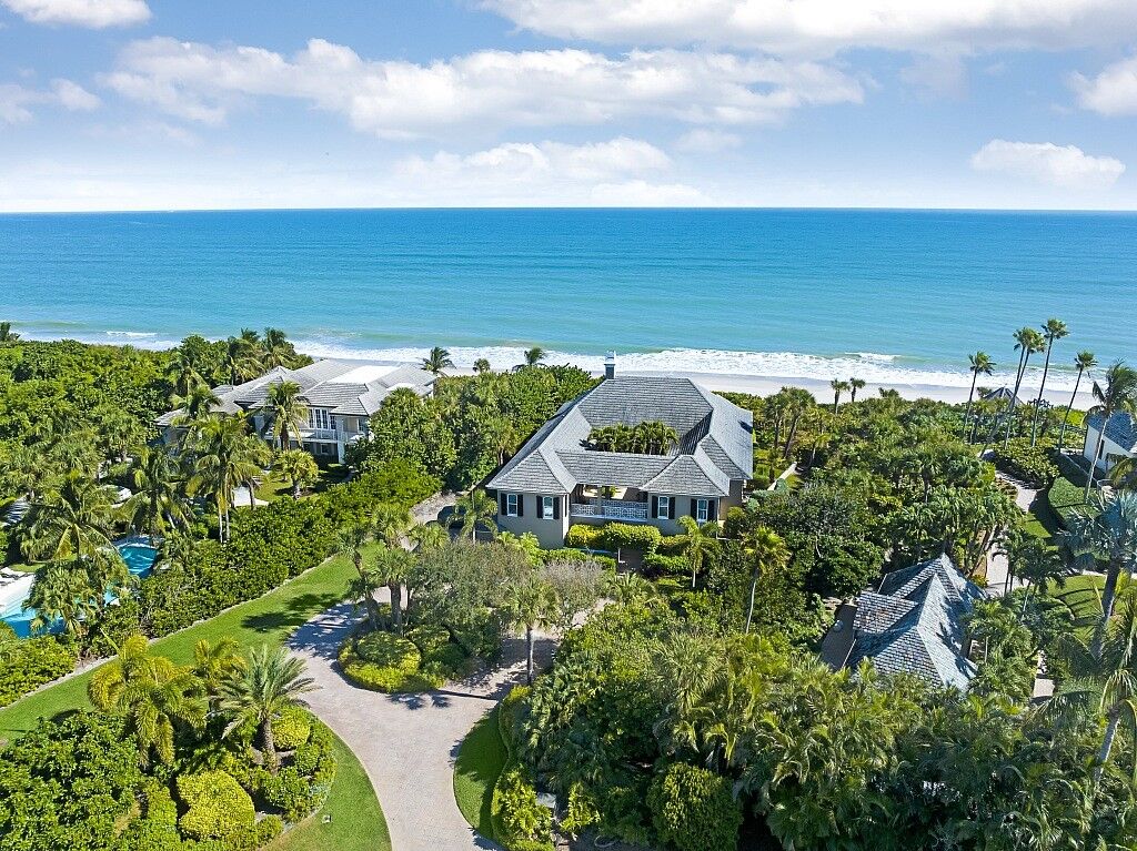 Property Photo: 290 Bermuda Bay Lane FL 32963