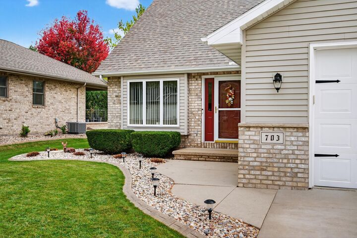 Property Photo:  703 Highview Lane  WI 54136-2333 