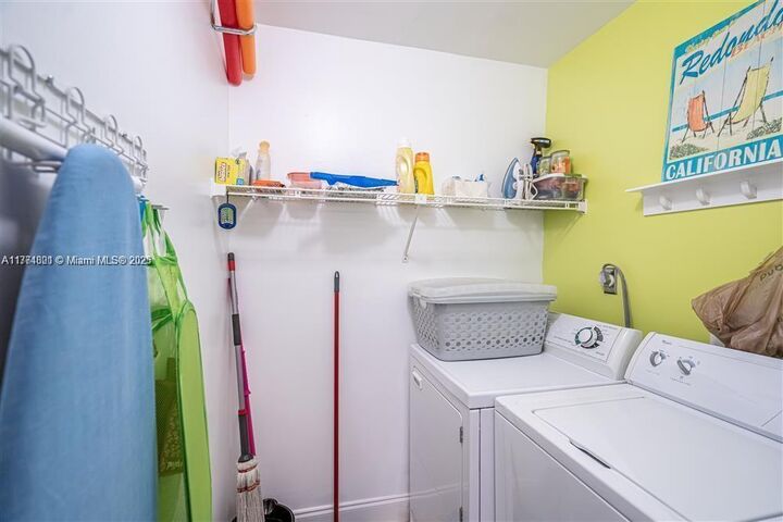 Property Photo:  1245 SW 46th Avenue 1215  FL 33069