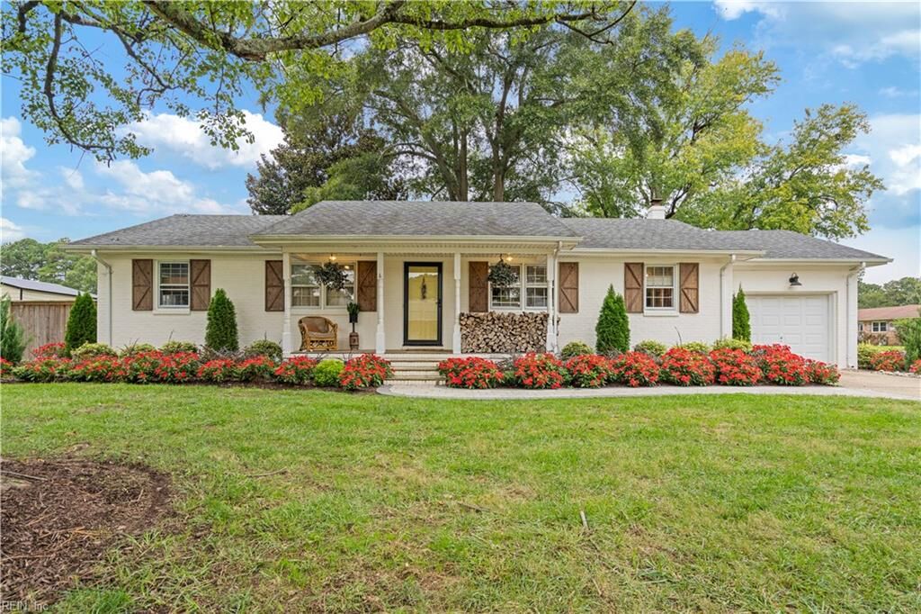 Property Photo: 500 Peren Ave VA 23322