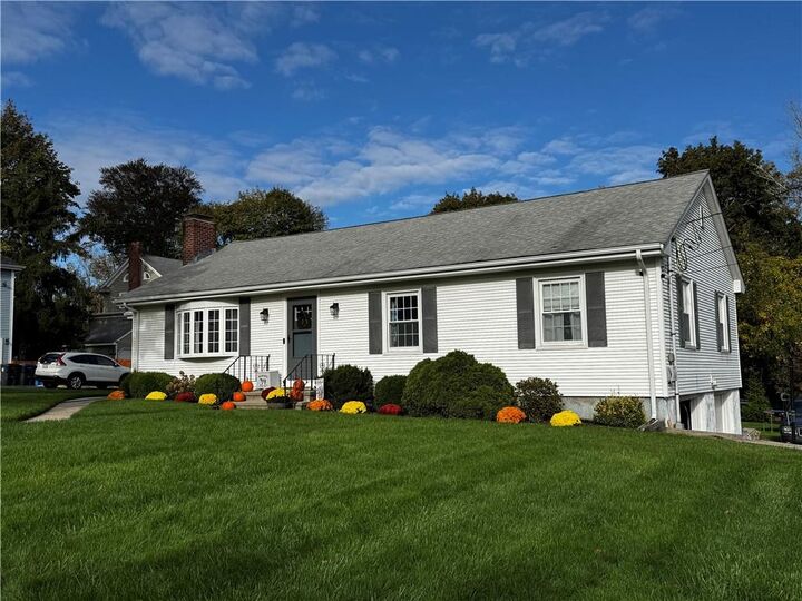 Property Photo:  6 Rolling Acres Drive  RI 02864 