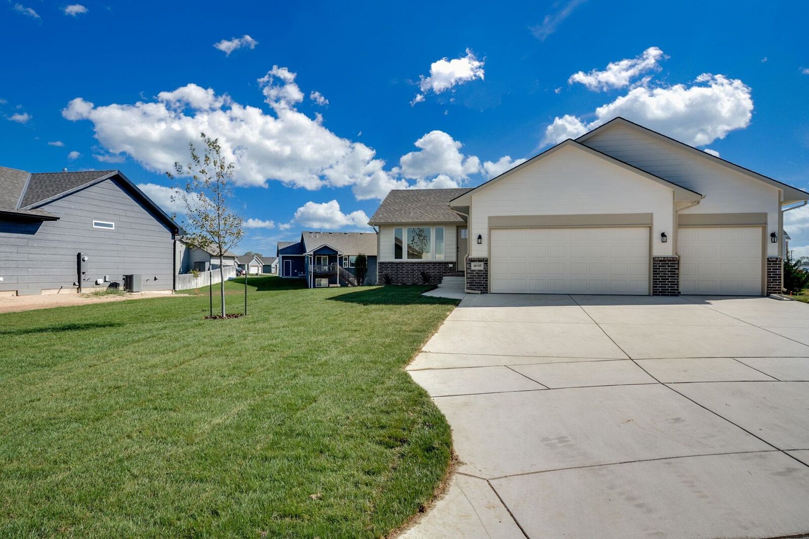 Property Photo:  10757 W Sondra Ct  KS 67101 