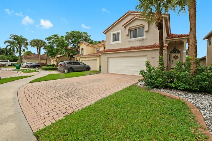Property Photo:  1611 SW 158th Ave  FL 33027