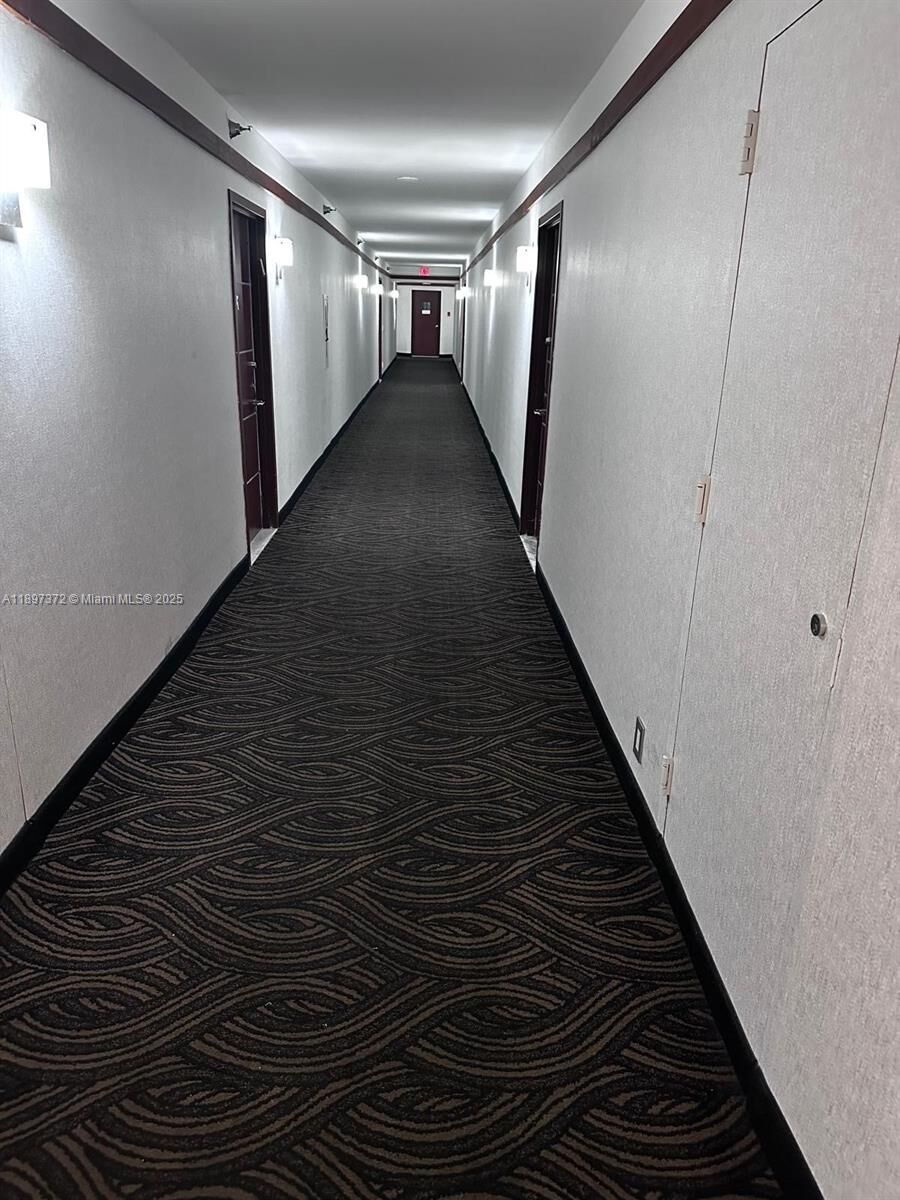 Property Photo: 3300 NE 191st St 904 FL 33180