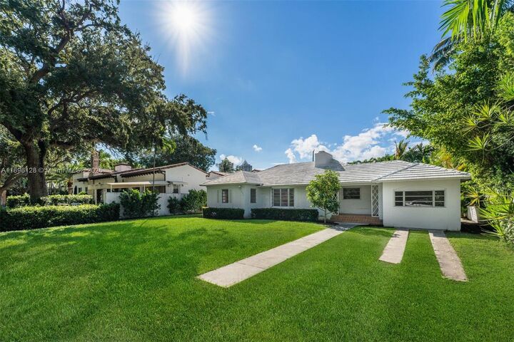 Property Photo: 520 W 51st Ter FL 33140