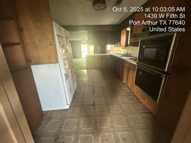 Property Photo:  1439 W 5th  TX 77640 