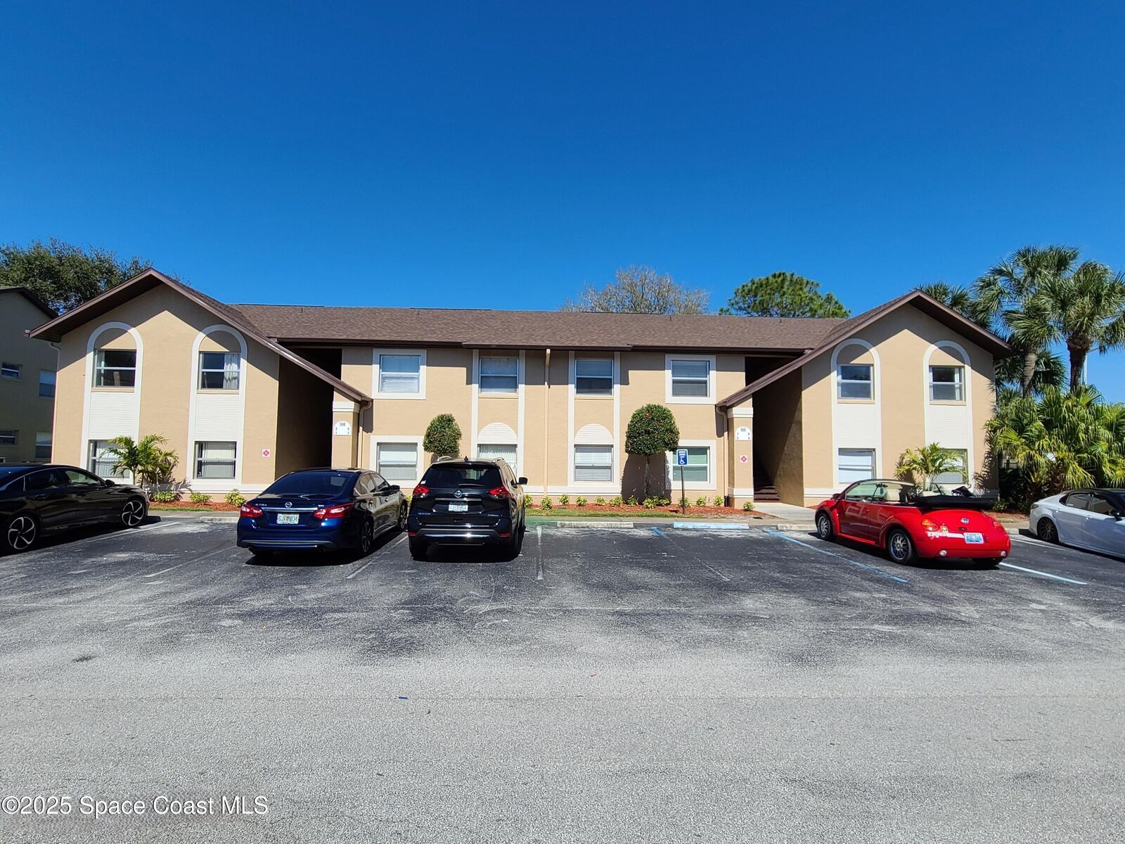 Property Photo: 100 Summer Place FL 32953