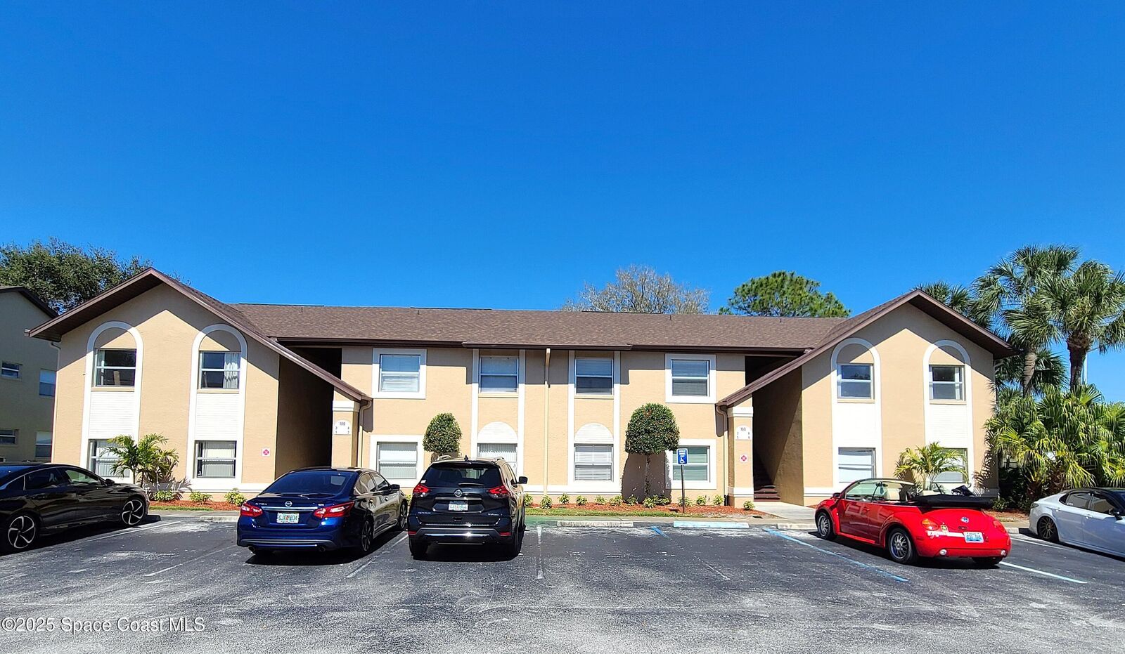 Property Photo: 100 Summer Place FL 32953