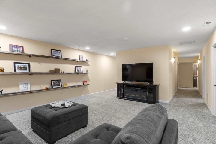 Property Photo: 6730 W Cross Cut Rd WA 99006