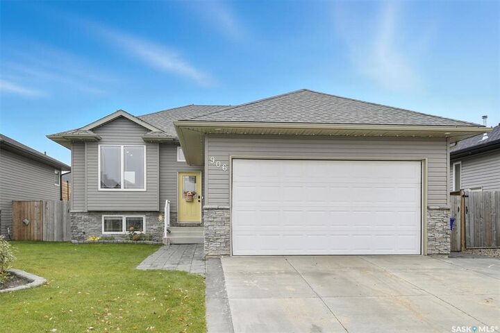 Photo de la propriété: 906 4th Street S SK S0K 2T1
