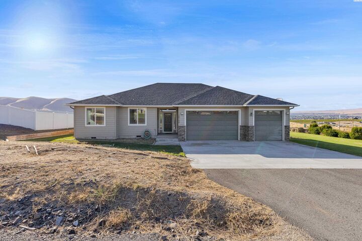 Property Photo: 28104 N Pear Dr WA 99320
