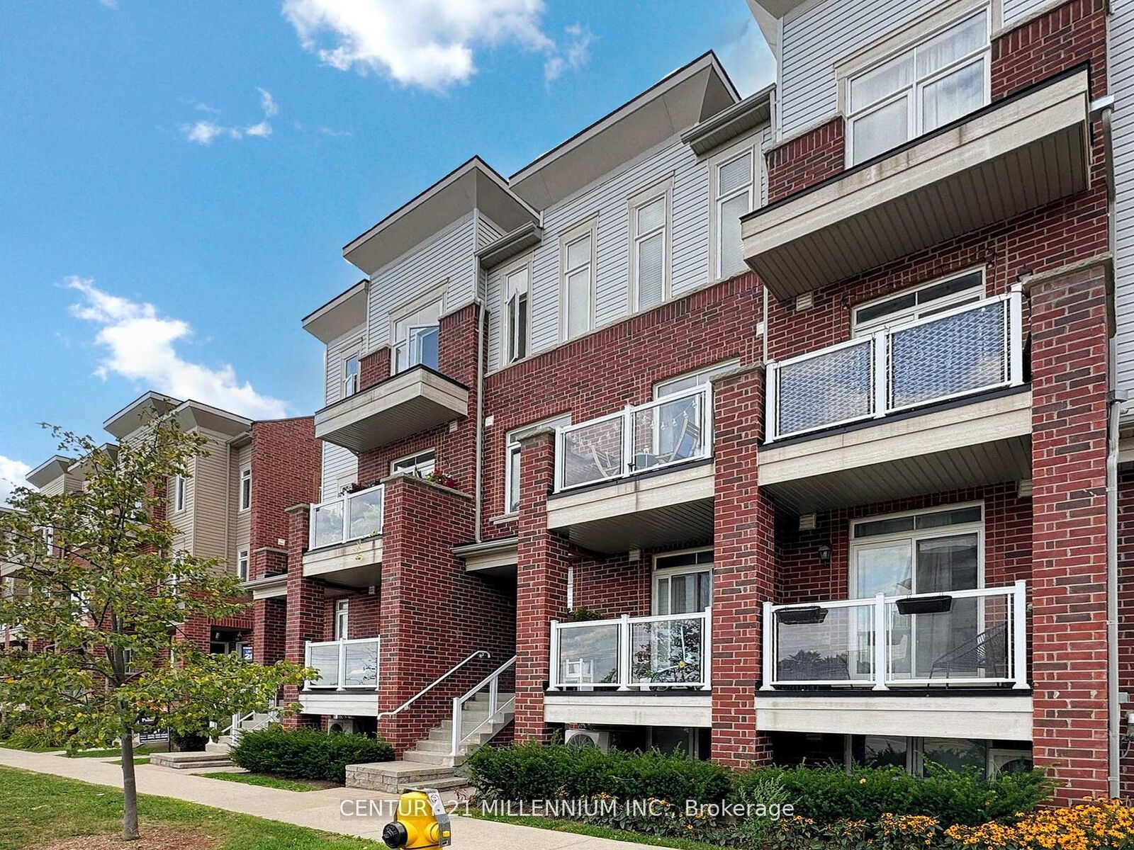 Property Photo: 2578 William Jackson Drive ON L1X 0E5