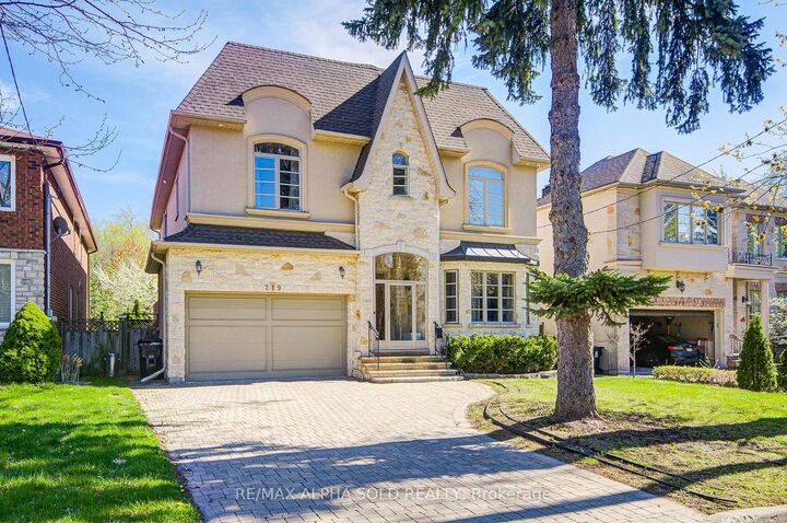 Photo de la propriété: 219 Greenfield Avenue ON M2N 3E2