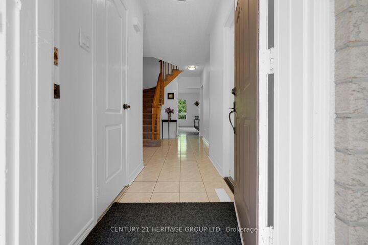 Property Photo: 431 Carruthers Avenue Upper ON L3X 2C1