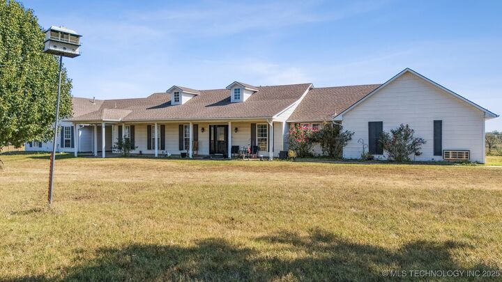 Property Photo:  109159 S 4210 Road  OK 74426