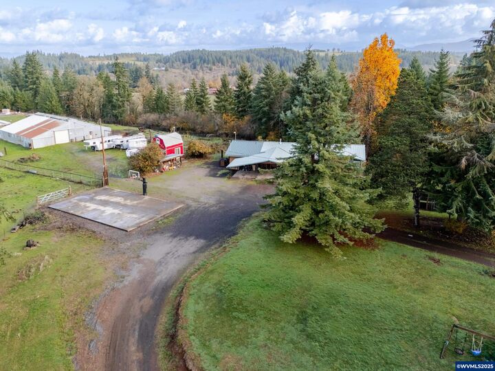 Property Photo:  40189 Mount Hope Dr  OR 97355 