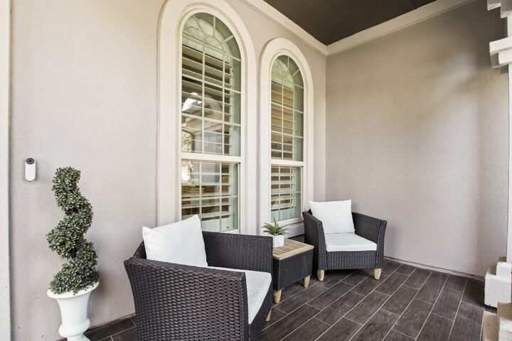 320 Mary Elise Way  Austin TX 78737 photo