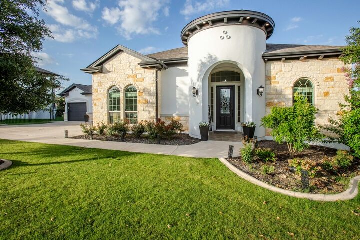 Property Photo: 1720 Boscello Court TX 78641