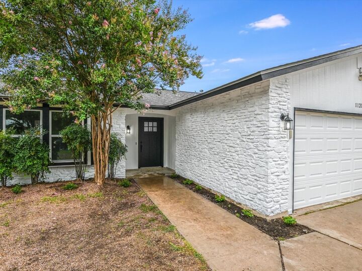 Property Photo:  11204 Iron Oak Trail  TX 78750 