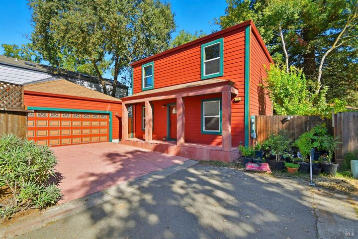 930 Kingwood Street  Santa Rosa CA 95401 photo