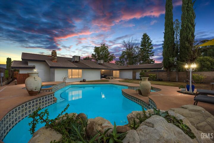 Property Photo: 4815 Panorama Drive CA 93306