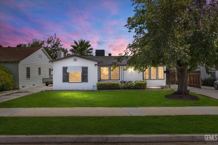 231 Ray Street  Bakersfield CA 93308 photo