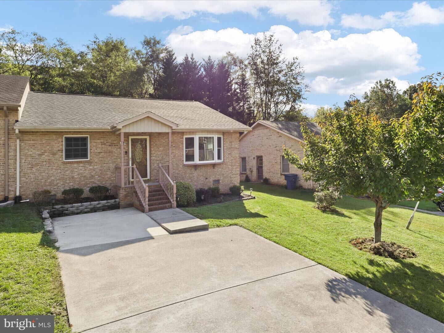 Property Photo:  614 Mount View Street  VA 22630 