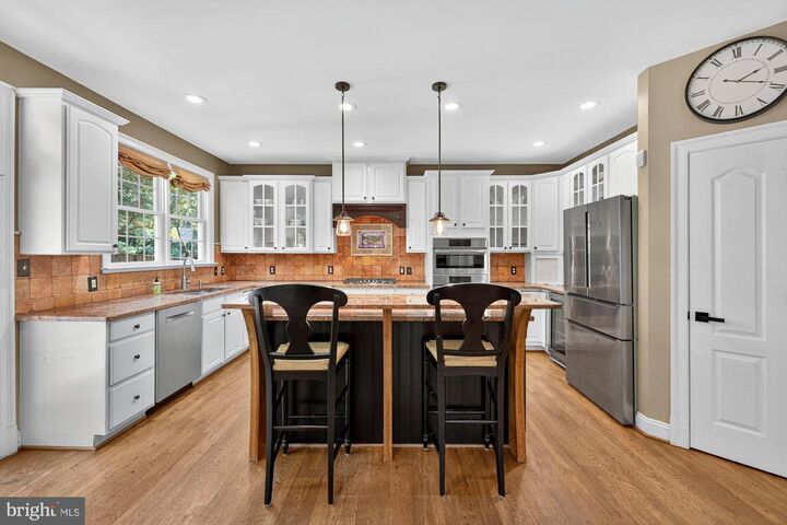 Property Photo: 2503 Easie Street VA 22124