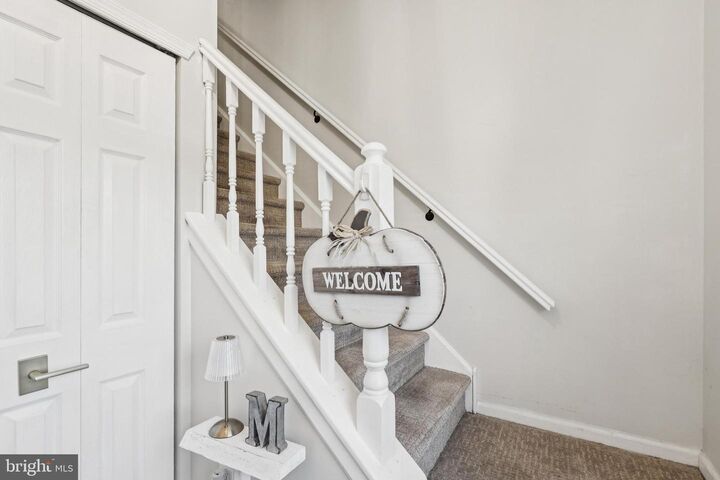 Property Photo:  652 Steeplechase Court  NJ 08096 