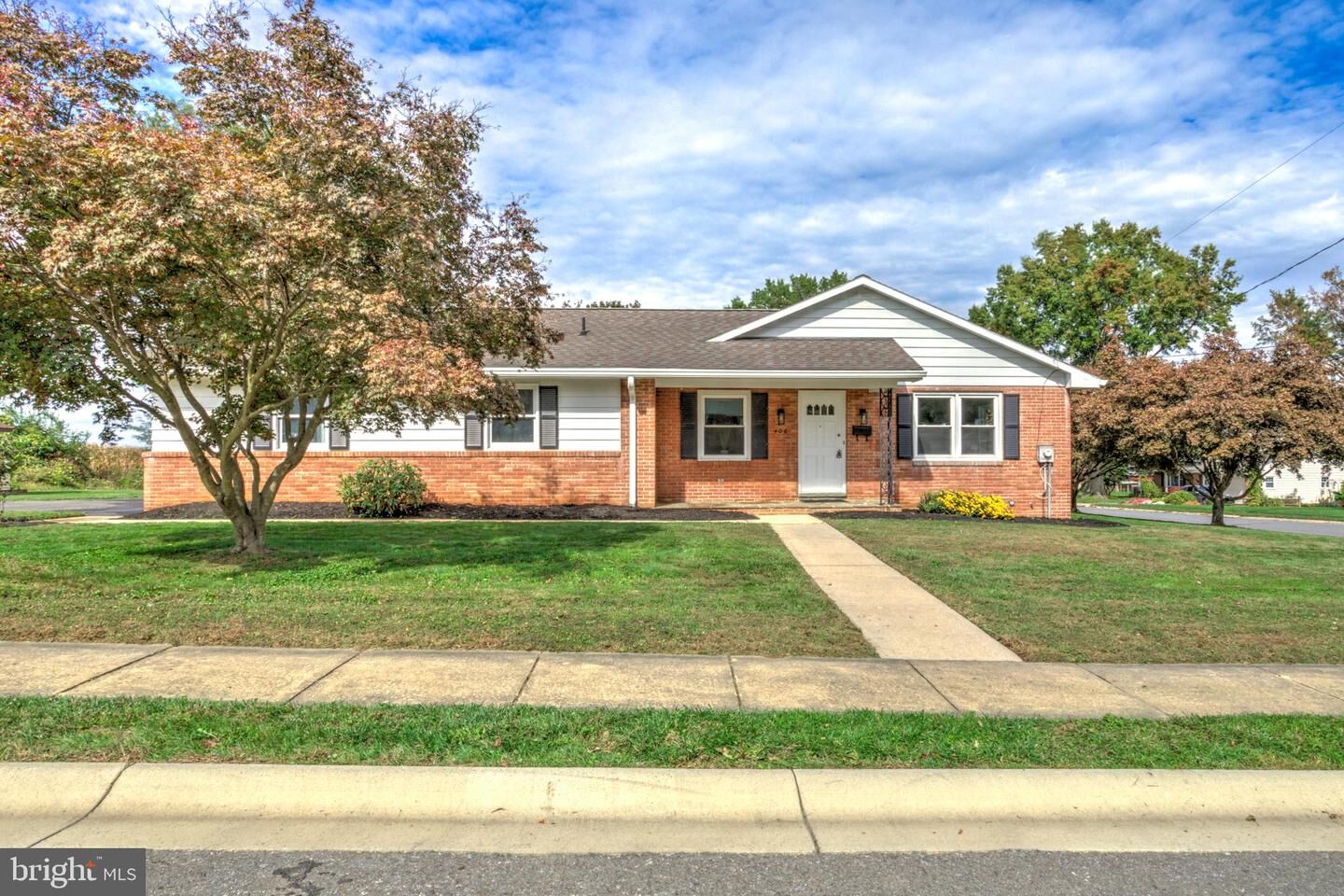 Property Photo: 400 Susan Avenue PA 17579